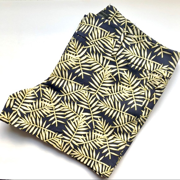 Ann Taylor Pants - Ann Taylor NWT Palm Leaves Modern Fit Shorts SZ 16